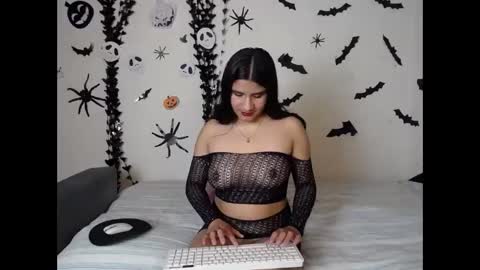 Snapshot of 25melin chatting on 10-21-25, 01:45 25melin online show from 10-21-25, 01:45