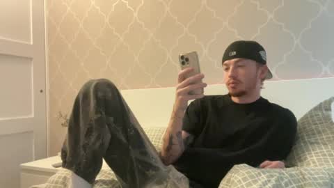 26sneakers online show from 08-07-26, 07:05