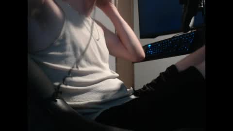 Snapshot of 2big2hype chatting on 06-03-26, 02:03 cheif online show from 06-03-26, 02:03