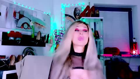 Snapshot of 2bigass4_u chatting on 02-22-26, 04:46 Alice online show from 02-22-26, 04:46