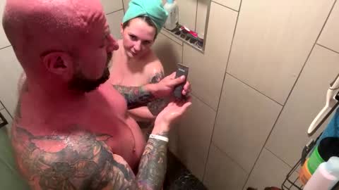 Snapshot of 2freakycouple24 chatting on 10-09-25, 02:09 Zak and Raegan online show from 10-09-25, 02:09