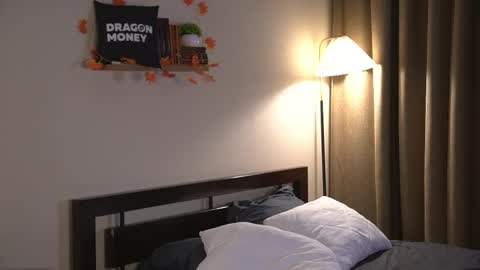 Snapshot of 2girls_1dream chatting on 10-24-25, 06:54 Elley  online show from 10-24-25, 06:54