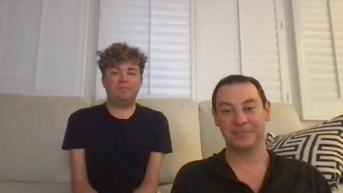 Snapshot of 2hungboys chatting on 04-25-26, 06:49 Roommates online show from 04-25-26, 06:49