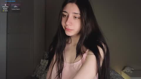 Lina       free control in pvt online show from 03-01-25, 09:07