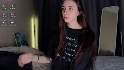 Lina       free control in pvt online show from 03-19-26, 06:23