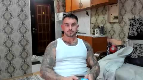 Snapshot of 2sexymuscles chatting on 10-16-25, 07:48 2sexymuscles online show from 10-16-25, 07:48