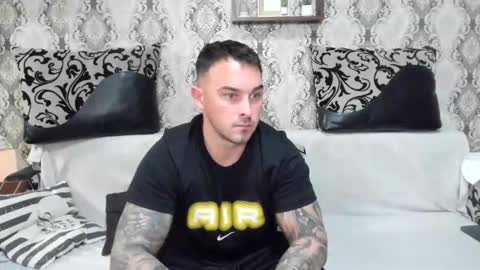 2sexymuscles online show from 11-13-25, 10:41