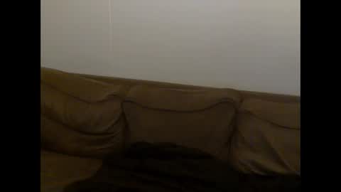 2small4you83 online show from 12-02-25, 03:56