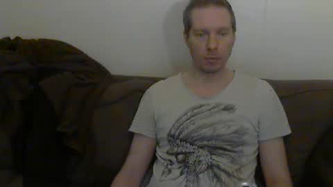 2small4you83 online show from 01-12-26, 11:21