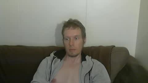Snapshot of 2small4you83 chatting on 05-05-26, 05:04 2small4you83 online show from 05-05-26, 05:04