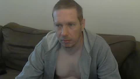 Snapshot of 2small4you83 chatting on 06-05-26, 11:05 2small4you83 online show from 06-05-26, 11:05