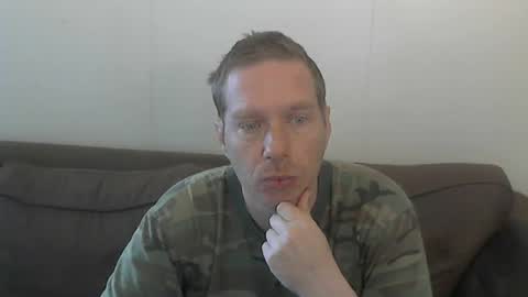Snapshot of 2small4you83 chatting on 06-16-26, 09:56 2small4you83 online show from 06-16-26, 09:56