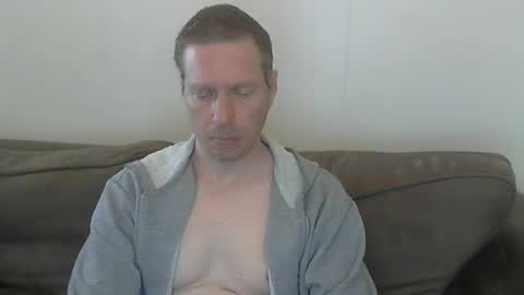 Snapshot of 2small4you83 chatting on 06-18-26, 04:22 2small4you83 online show from 06-18-26, 04:22
