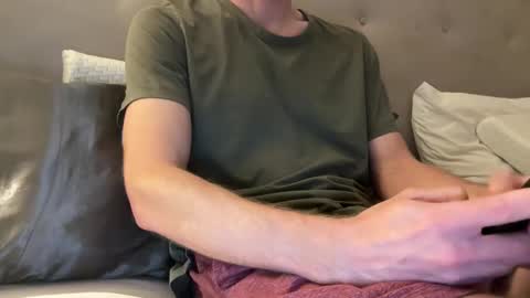 Snapshot of 30mhornyusa chatting on 11-21-25, 01:48 30mhornyusa online show from 11-21-25, 01:48