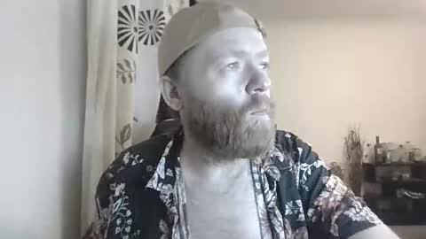 Snapshot of 33uk3 chatting on 09-22-25, 12:23 33UK online show from 09-22-25, 12:23