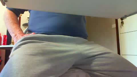 Snapshot of 3funlover chatting on 03-08-25, 04:50 3funlover online show from 03-08-25, 04:50