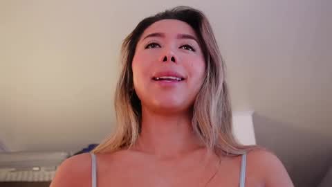 independent model online show from 05-25-26, 11:49