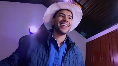 Snapshot of 3v1l_ chatting on 01-10-26, 11:31 E V I L online show from 01-10-26, 11:31