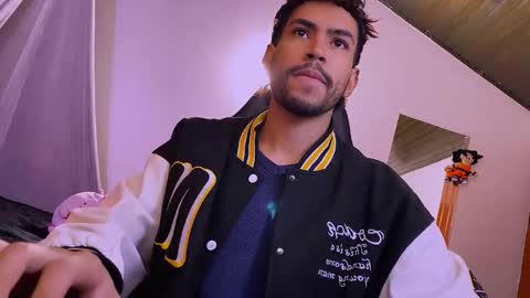 Snapshot of 3v1l_ chatting on 03-04-26, 02:06 E V I L online show from 03-04-26, 02:06