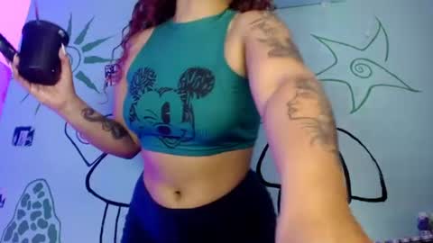 Snapshot of 420viol3ta_ chatting on 06-30-26, 01:28 Violeta online show from 06-30-26, 01:28