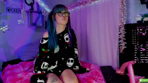 Snapshot of 4kfucktoy chatting on 12-20-24, 09:00 Mo online show from 12-20-24, 09:00