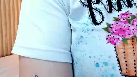 Snapshot of 4ngel_greey chatting on 09-23-25, 11:41 ... .     Angel     . ... online show from 09-23-25, 11:41