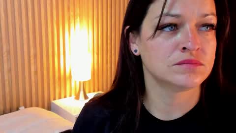 Snapshot of 4ngel_greey chatting on 09-27-25, 12:26 ... .     Angel     . ... online show from 09-27-25, 12:26