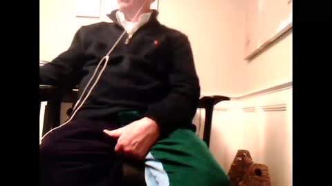 4uguys online show from 01-01-25, 05:33