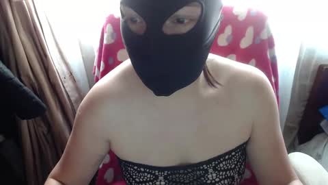 Snapshot of 666maskgirl chatting on 10-15-25, 05:24 SHANNON online show from 10-15-25, 05:24