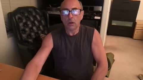 daddy vegas  for single women and couples here online show from 01-10-26, 03:08