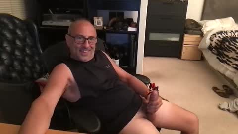 daddy vegas  for single women and couples here online show from 03-07-26, 04:09