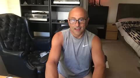 daddy vegas  for single women and couples here online show from 03-17-26, 06:55