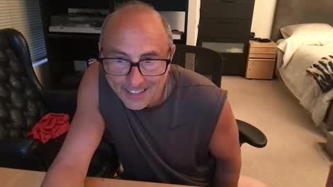 daddy vegas  for single women and couples here online show from 03-19-26, 02:04