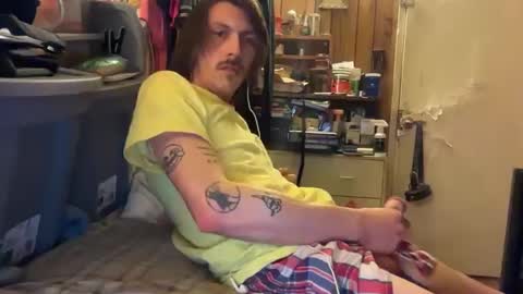 Snapshot of 69j0hndo chatting on 02-17-25, 12:32 FUCKR online show from 02-17-25, 12:32