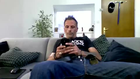 Num online show from 04-04-26, 03:42