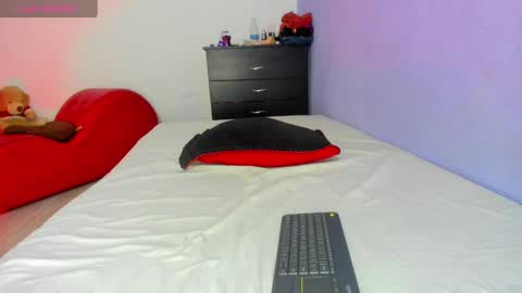 Snapshot of 6_bunny_9 chatting on 02-17-25, 03:47 Celeste online show from 02-17-25, 03:47