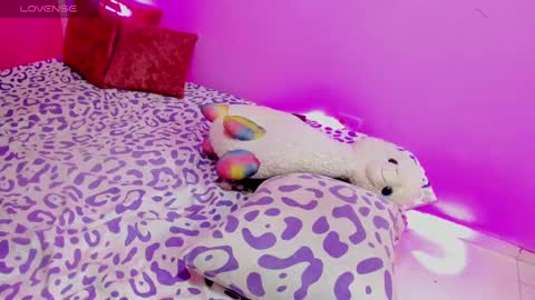 Snapshot of 6_bunny_9 chatting on 10-01-25, 01:33 Celeste online show from 10-01-25, 01:33