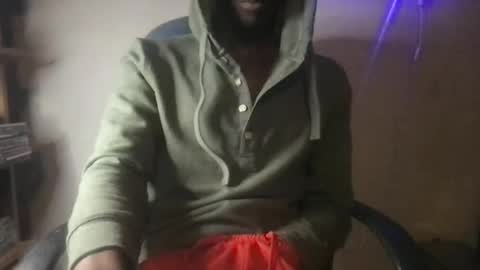 Snapshot of 6foot3and8inches chatting on 12-25-24, 12:37 dark stormy online show from 12-25-24, 12:37