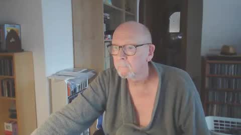  Papi  online show from 10-31-25, 04:41