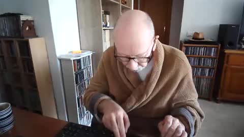  Papi  online show from 12-19-25, 10:11