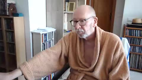  Papi  online show from 03-12-26, 10:43