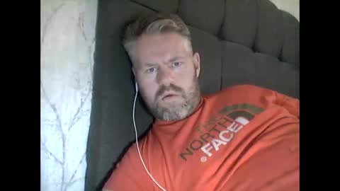 Snapshot of 81jonnyx chatting on 12-17-24, 11:28 81jonnyx online show from 12-17-24, 11:28