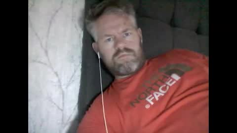 Snapshot of 81jonnyx chatting on 01-04-25, 10:27 81jonnyx online show from 01-04-25, 10:27