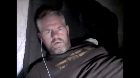 Snapshot of 81jonnyx chatting on 10-17-25, 09:28 81jonnyx online show from 10-17-25, 09:28