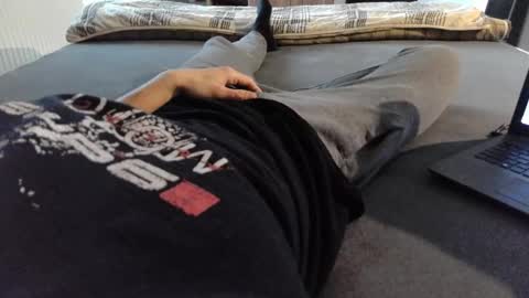 87johnny online show from 12-25-24, 08:07