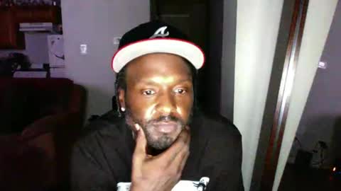 Snapshot of 8double1trouble6 chatting on 09-29-25, 12:16 NoFaceNoCase online show from 09-29-25, 12:16