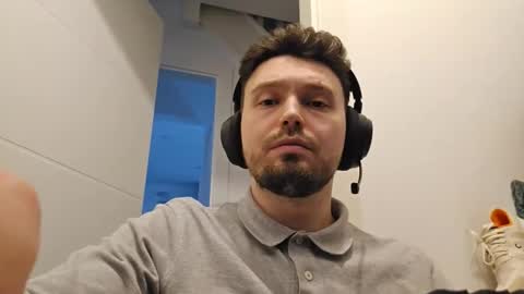 8inchdude93 online show from 04-04-26, 03:20