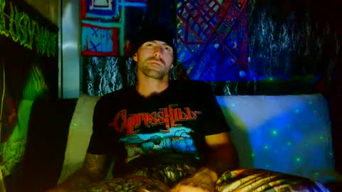 Snapshot of 8inspyder chatting on 10-19-25, 11:00 EvelDicknievel1 online show from 10-19-25, 11:00