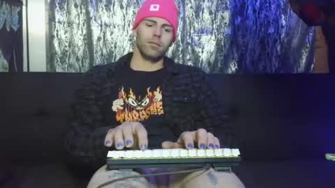 Snapshot of 8inspyder chatting on 10-27-25, 12:47 EvelDicknievel1 online show from 10-27-25, 12:47