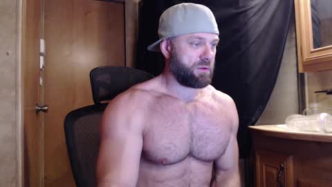 Snapshot of 9fat_inches chatting on 02-01-25, 03:52 9 fat inches online show from 02-01-25, 03:52